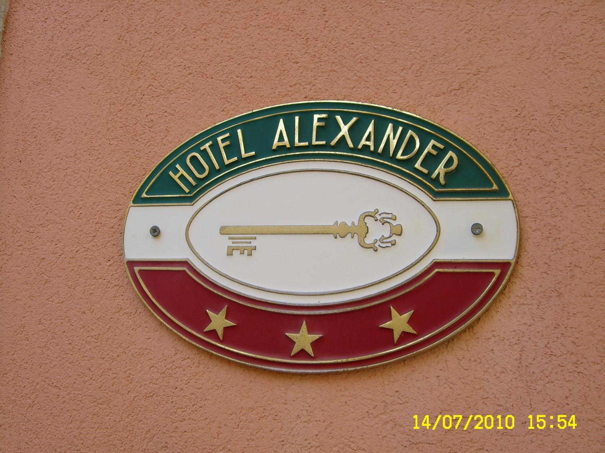 亚历山大酒店 费奥拉诺·莫德内塞 外观 照片