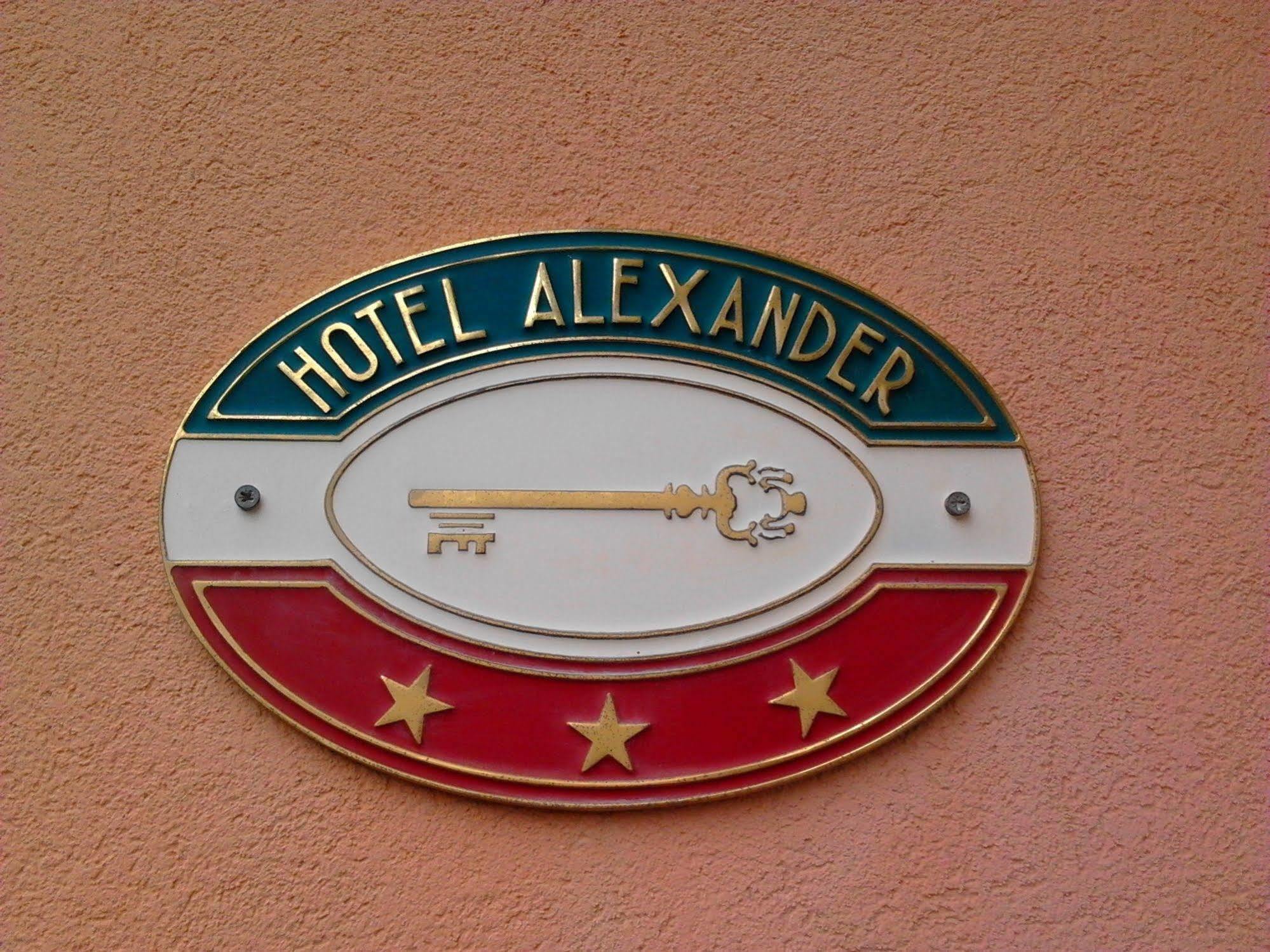 亚历山大酒店 费奥拉诺·莫德内塞 外观 照片